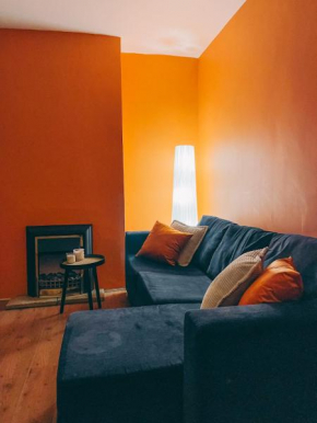 3 Bed House - Free Parking - 10 Minutes to City Centre - Perfect for Families, Contractors and Relocators